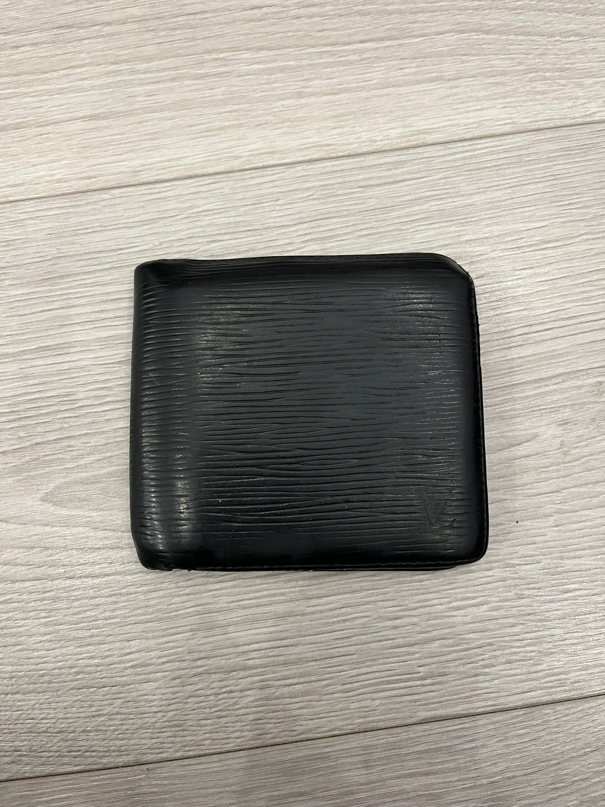 louis vuitton epi leather wallet