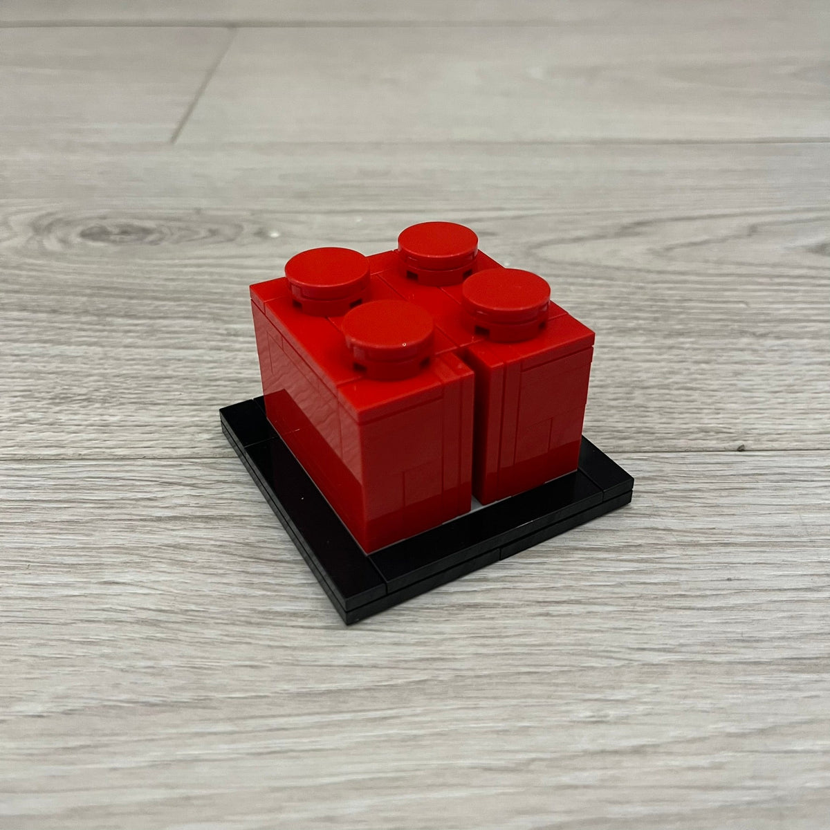 lego 2x2 red brick m&t